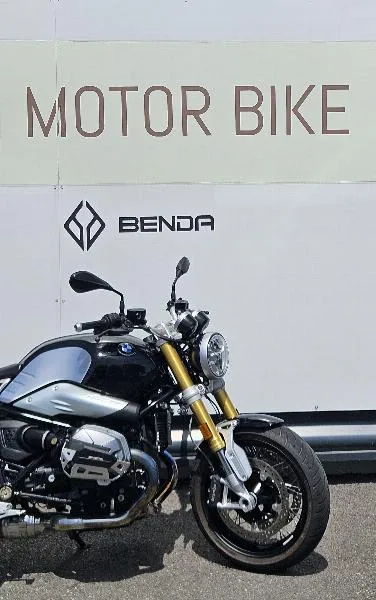 R NineT