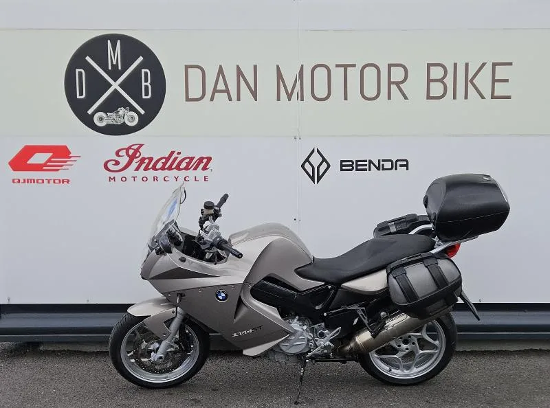 F 800 ST