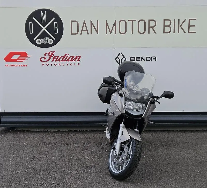 F 800 ST