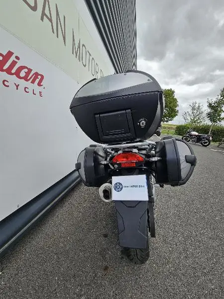 F 800 ST