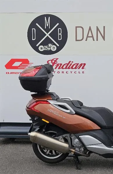 METROPOLIS 400