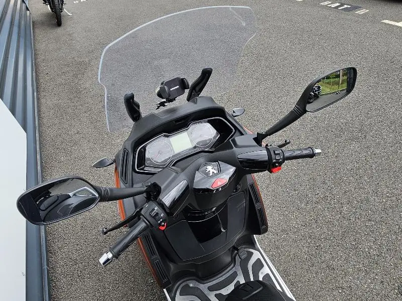 METROPOLIS 400