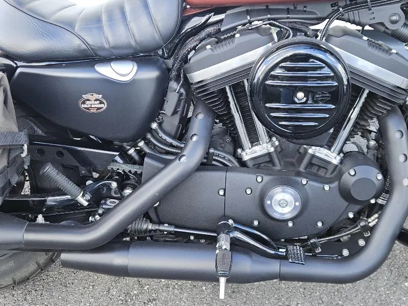 SPORTSTER IRON 883