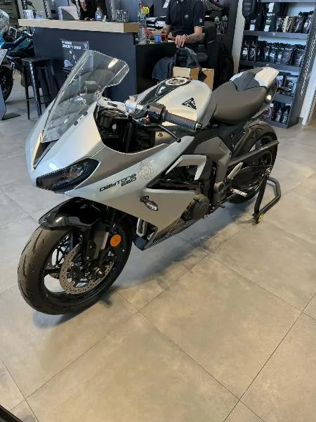 	DAYTONA 660