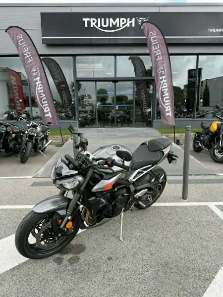 STREET TRIPLE 765 RS