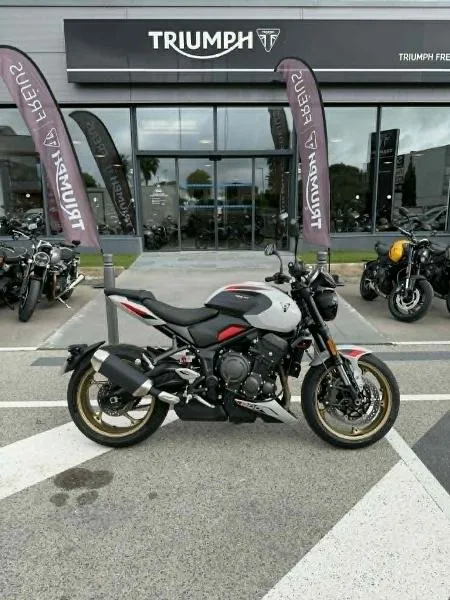 TRIDENT 800