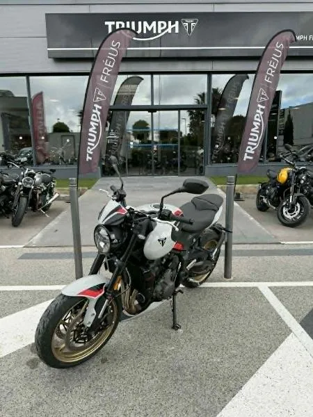 TRIDENT 800