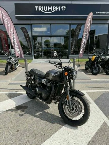 Bonneville T120 Black