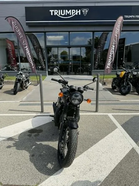 Bonneville T120 Black