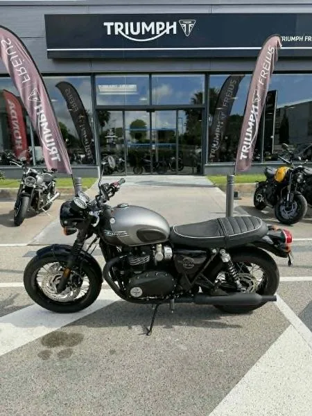 Bonneville T120 Black