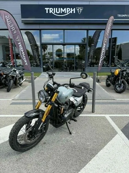 SCRAMBLER 900