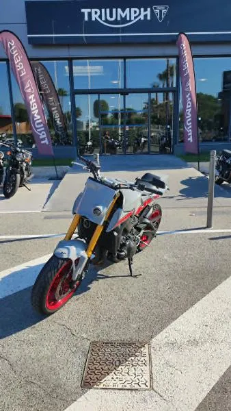 MT09