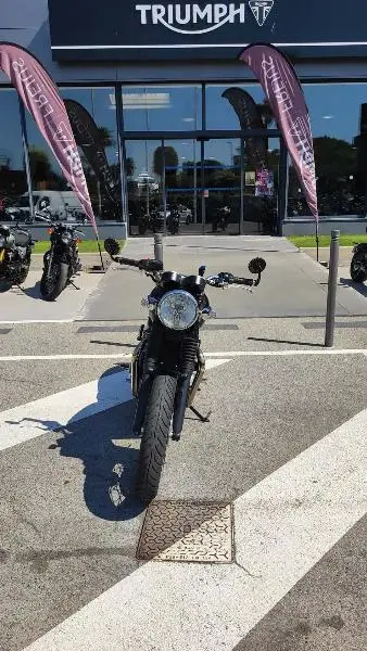 Bonneville T100