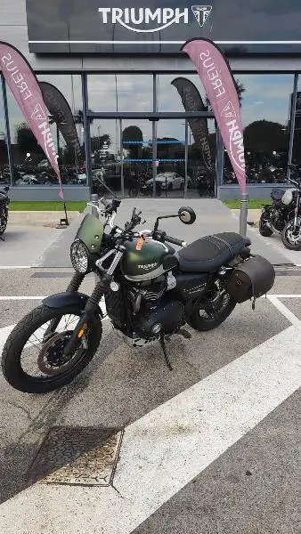 STREET SCRAMBLER 900