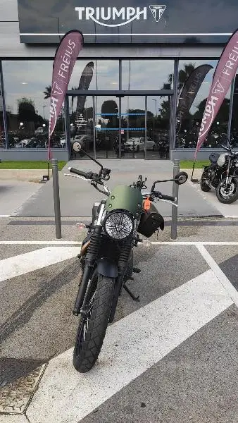 STREET SCRAMBLER 900