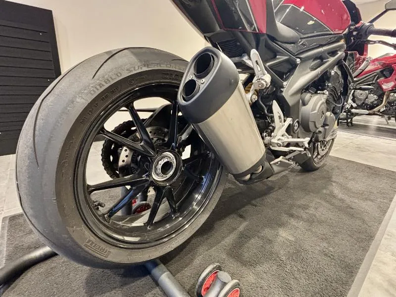 SPEED TRIPLE 1200 RR