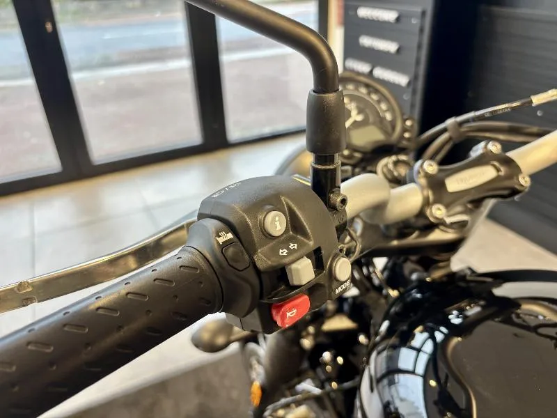 SCRAMBLER 900