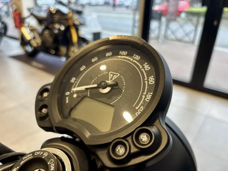 SCRAMBLER 900