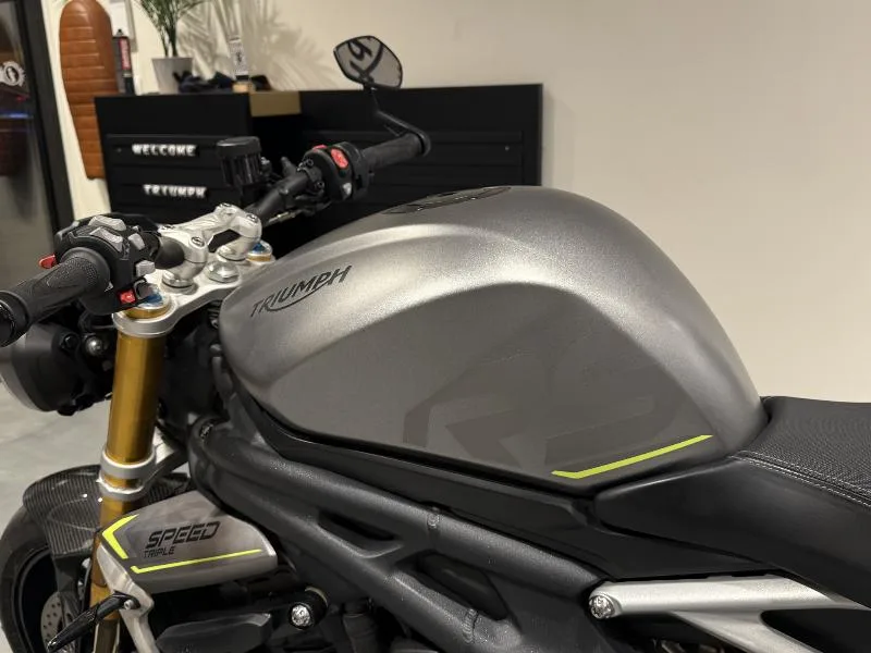 SPEED TRIPLE 1200 RS