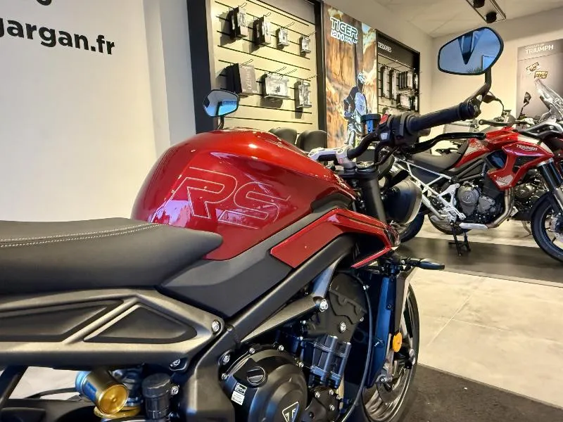 STREET TRIPLE 765 RS