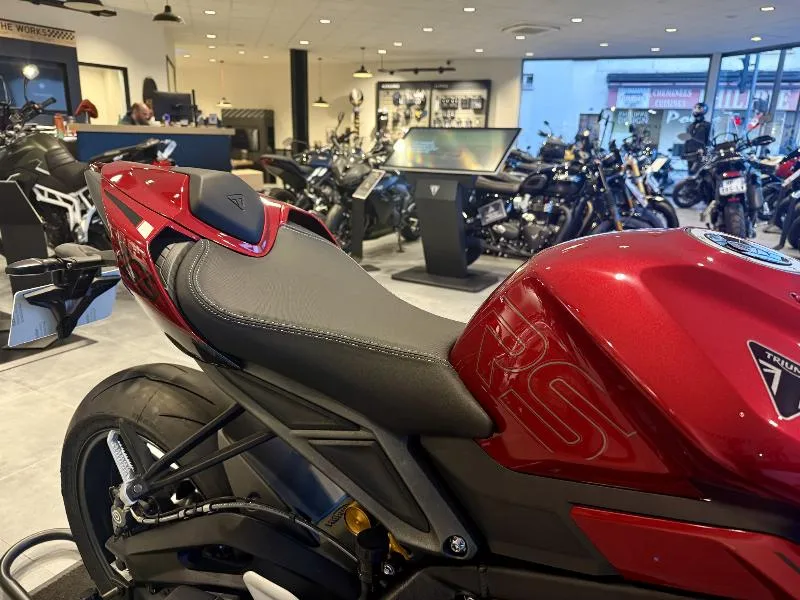 STREET TRIPLE 765 RS