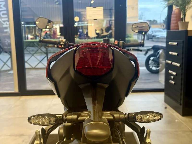 STREET TRIPLE 765 RS