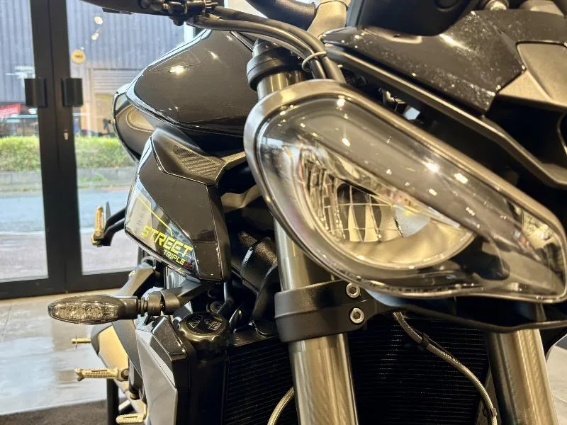 STREET TRIPLE 765 RS