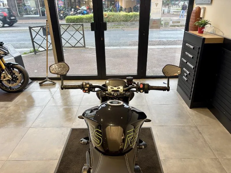 STREET TRIPLE 765 RS
