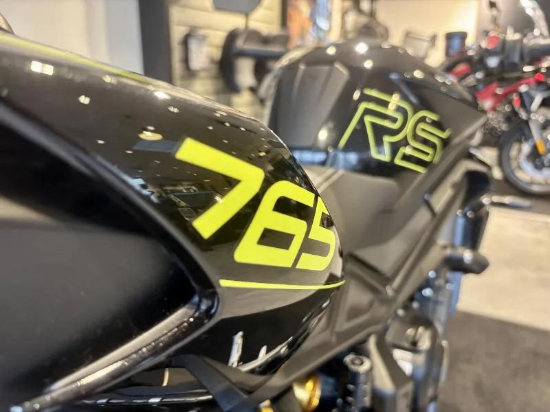 STREET TRIPLE 765 RS