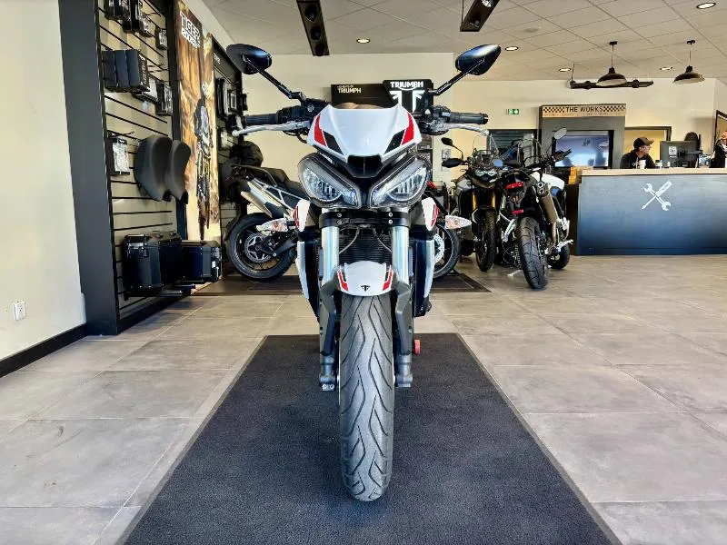 STREET TRIPLE 660 S