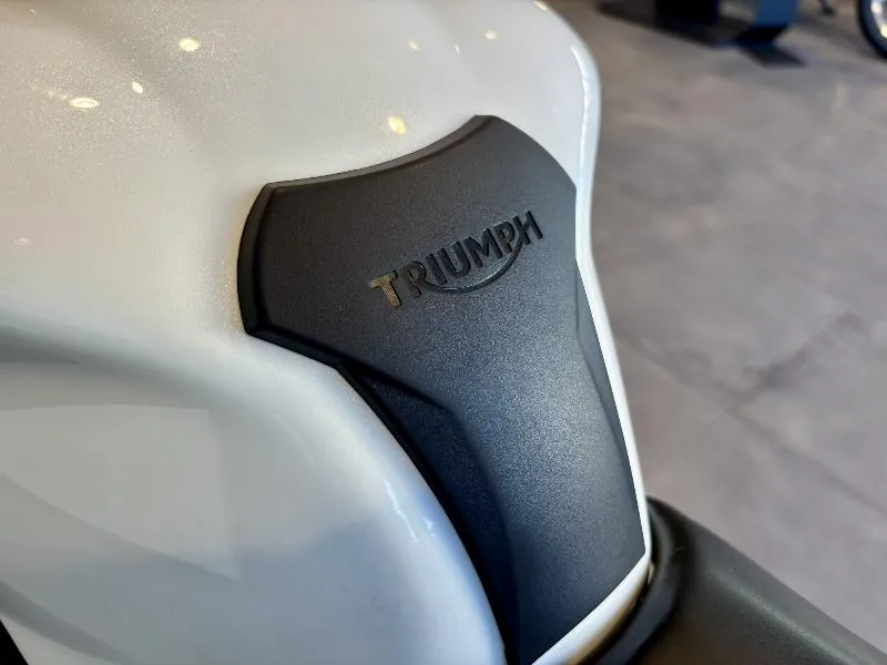 STREET TRIPLE 660 S