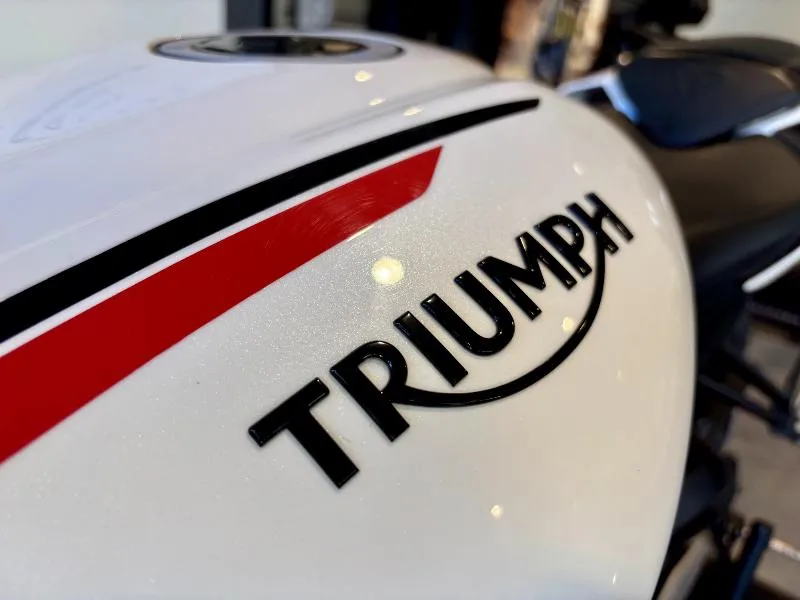 STREET TRIPLE 660 S