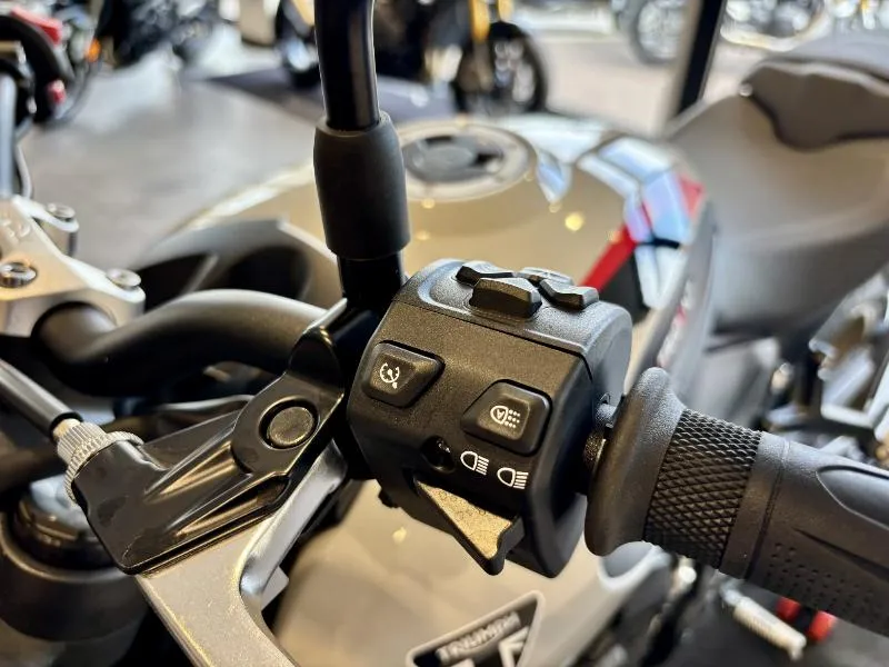 TRIDENT 800