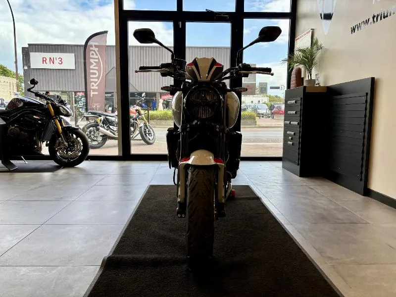 TRIDENT 800