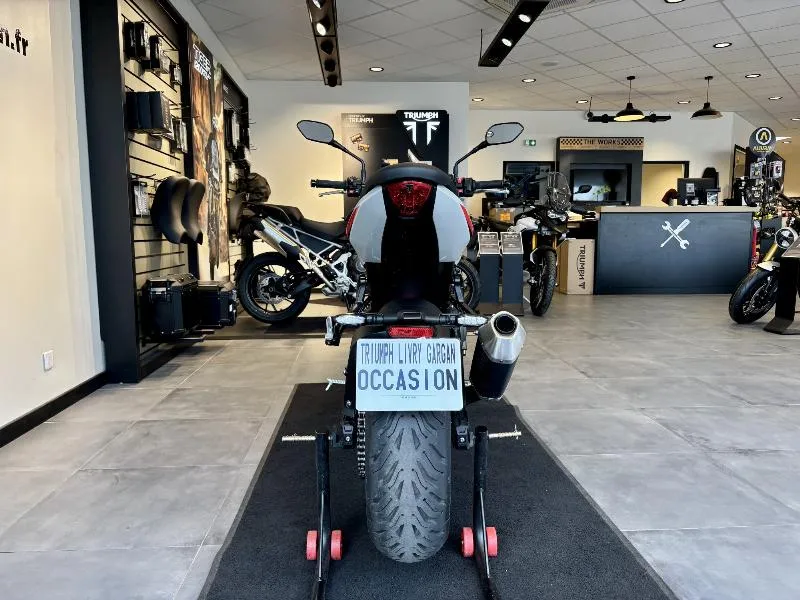 TRIDENT 800