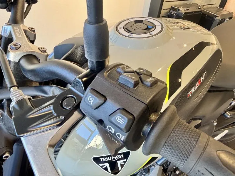 TRIDENT 660