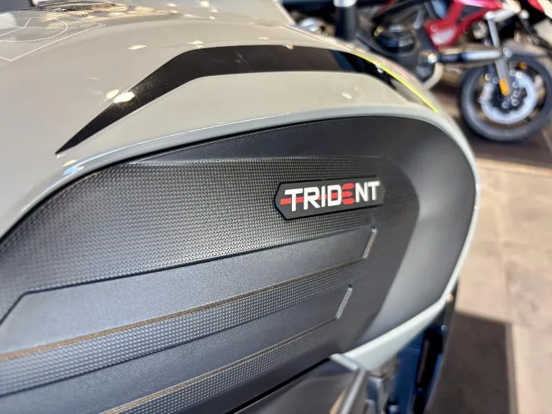 TRIDENT 660