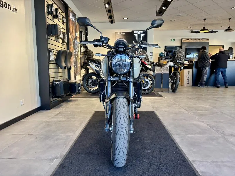 TRIDENT 660