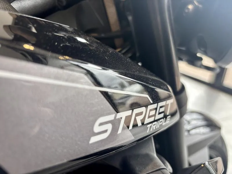 STREET TRIPLE 765 R A2
