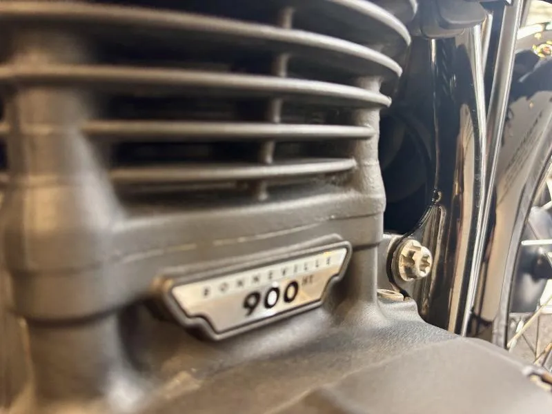 Bonneville T100