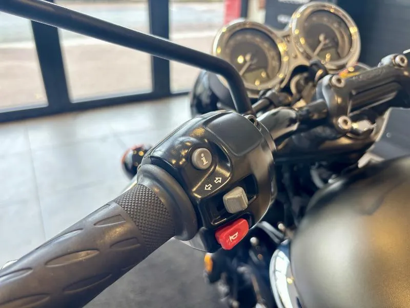 Bonneville T100