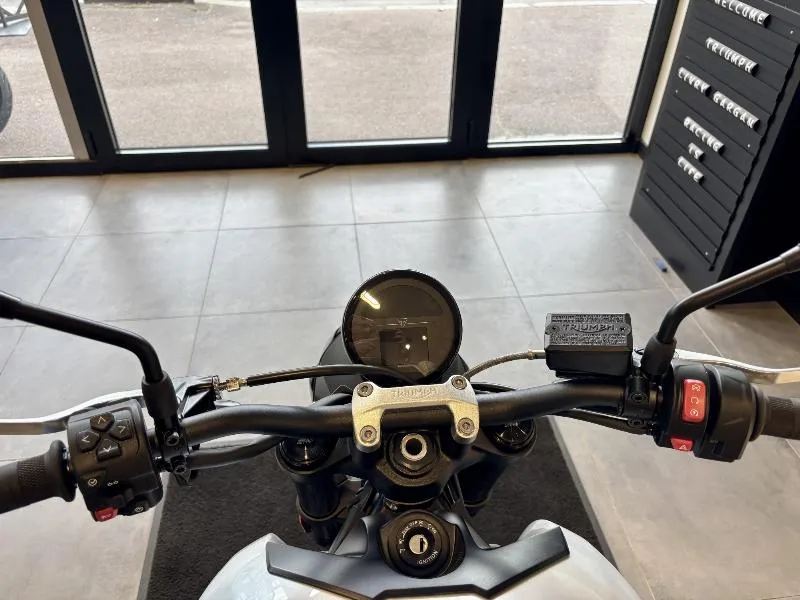 TRIDENT 660
