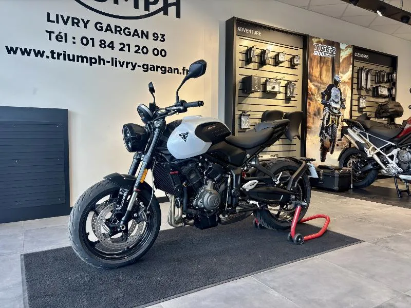 TRIDENT 660