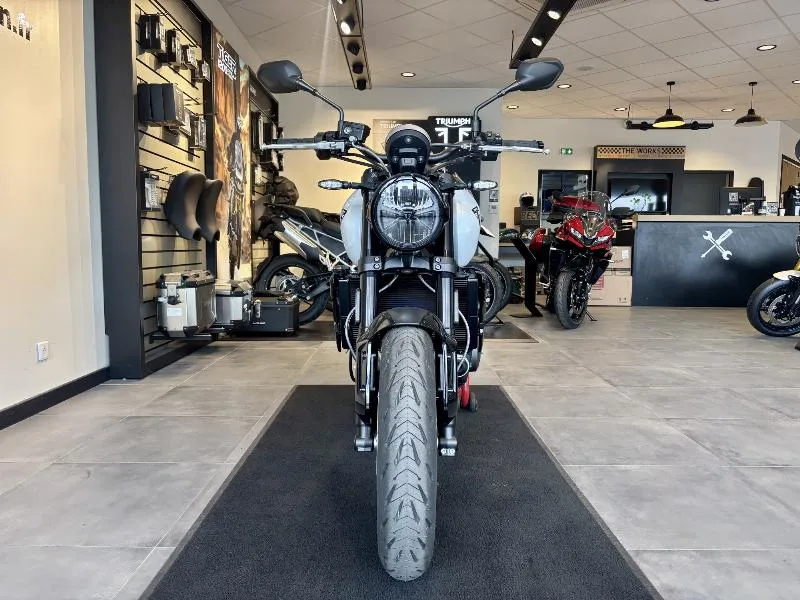 TRIDENT 660