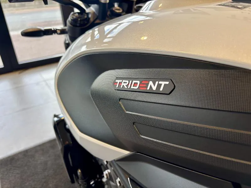 TRIDENT 660