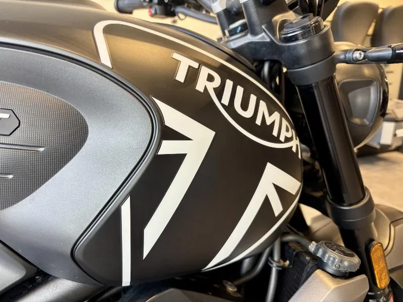 TRIDENT 660