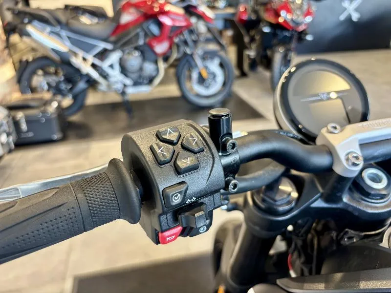 TRIDENT 660