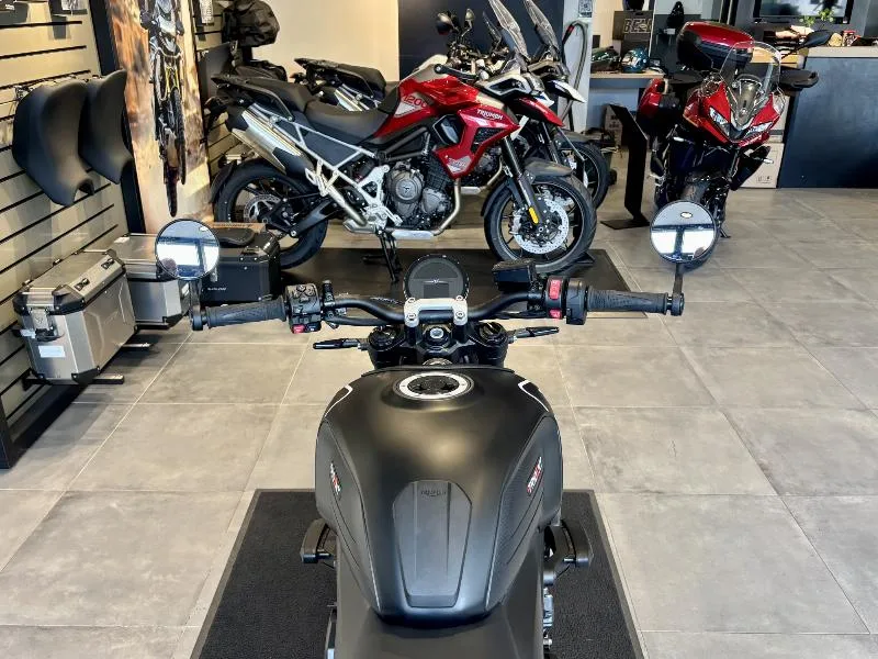 TRIDENT 660