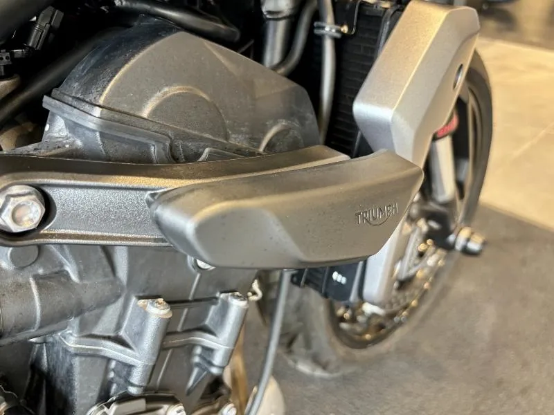 TRIDENT 660