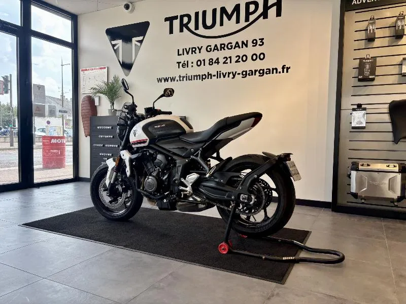 TRIDENT 660